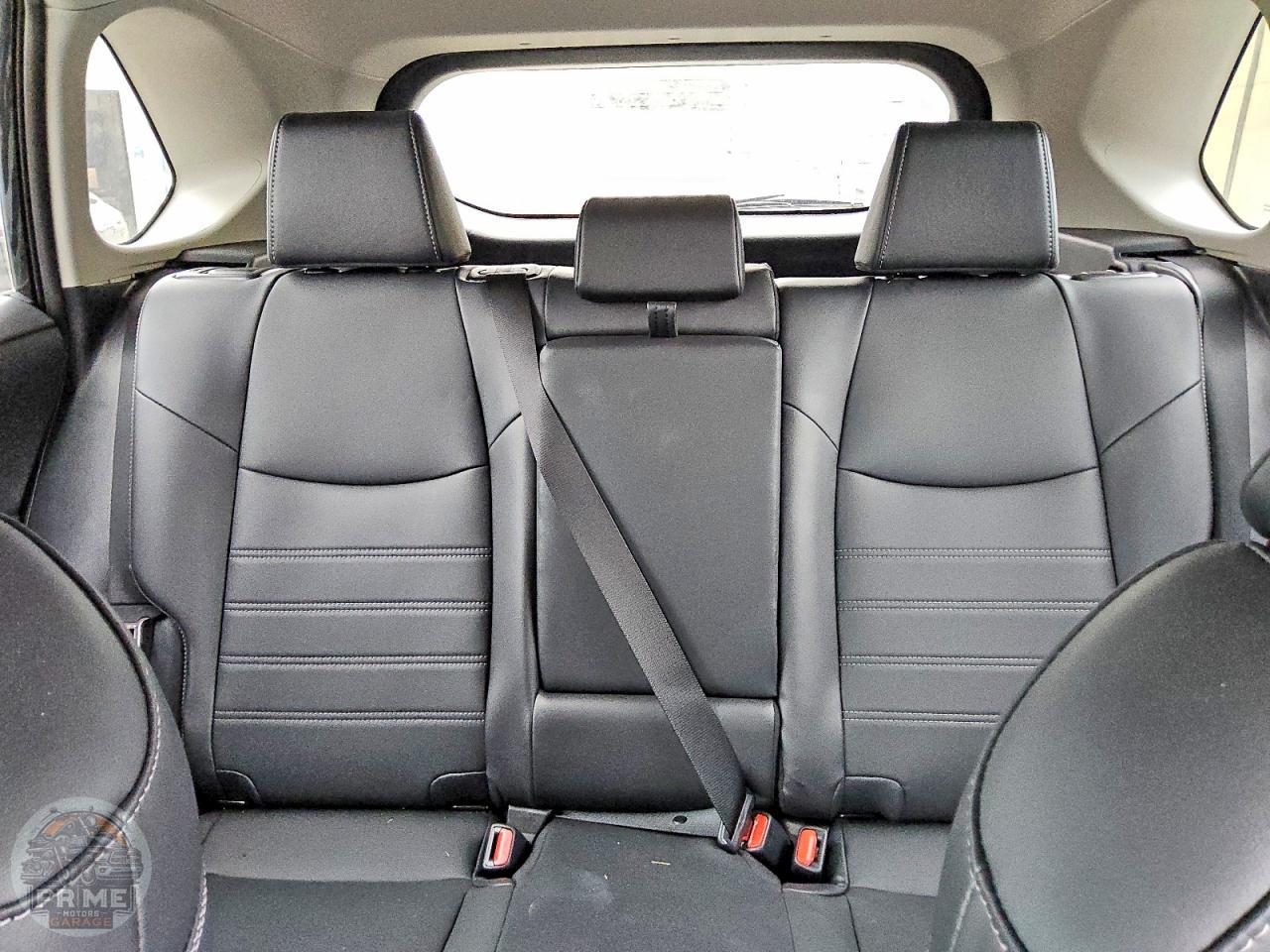 2025 TOYOTA RAV4 — фото 10