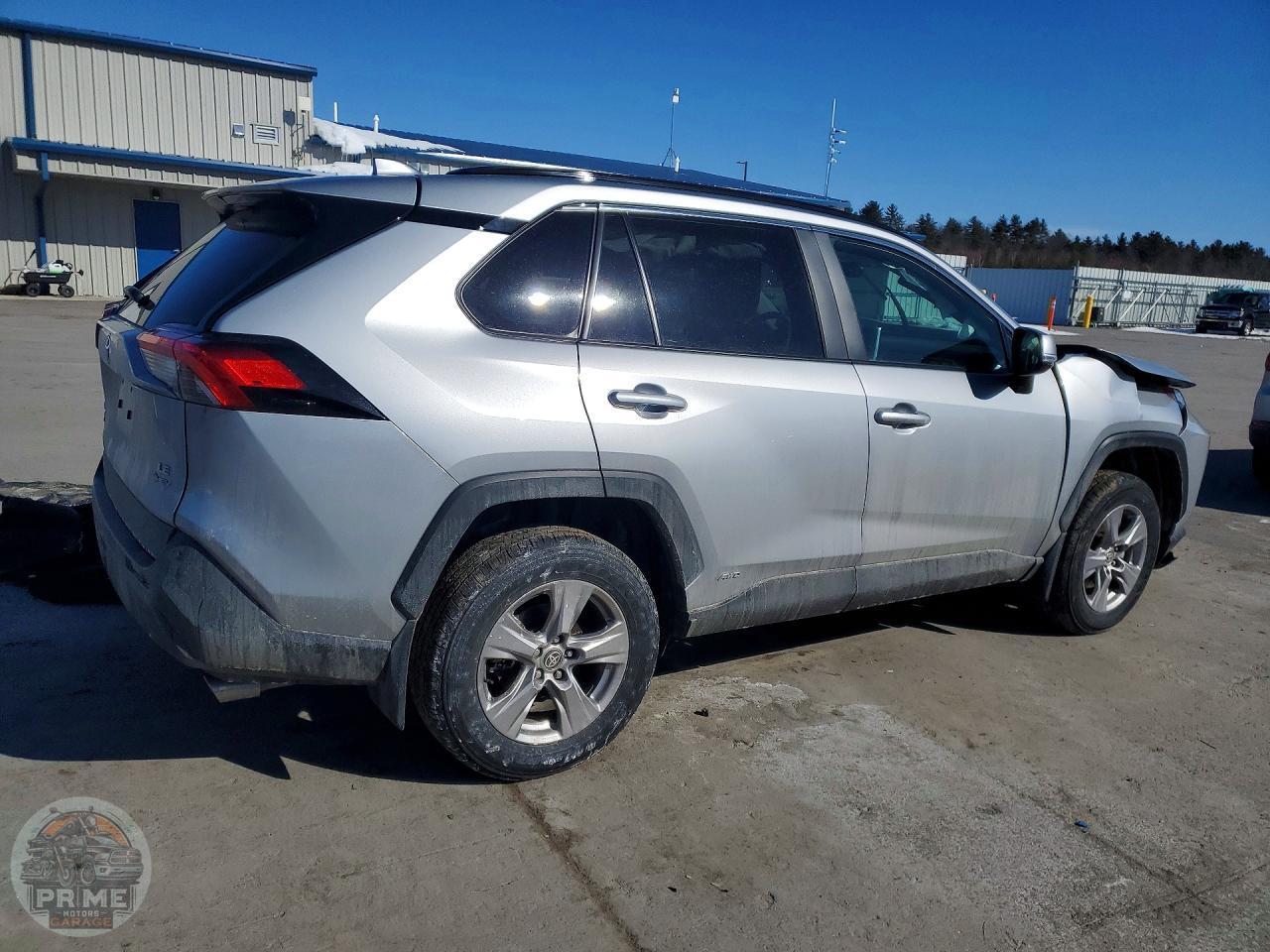 2025 TOYOTA RAV4 — фото 3