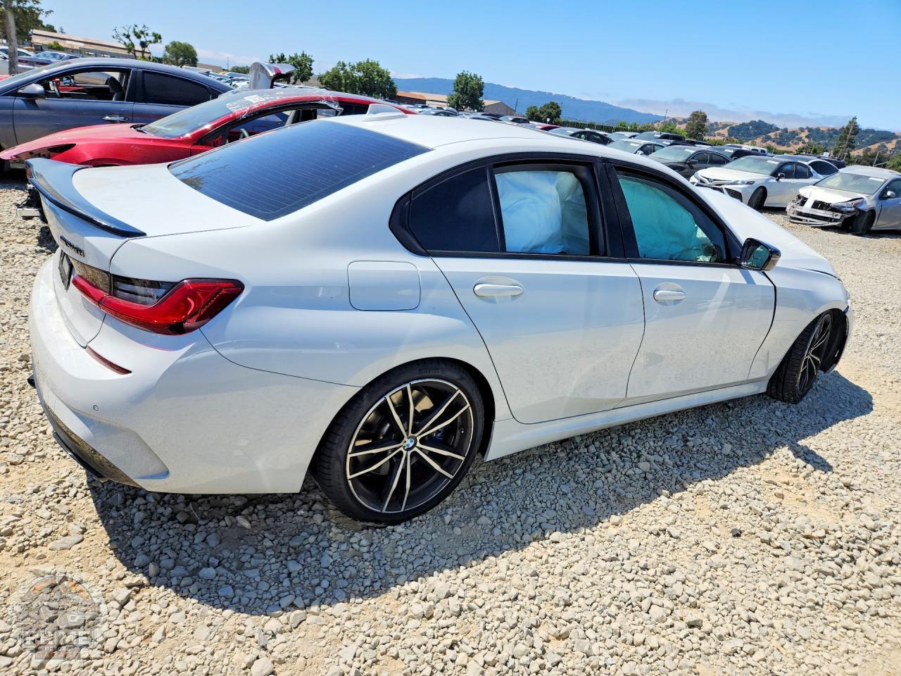 2021 BMW 3 SERIES — фото 3