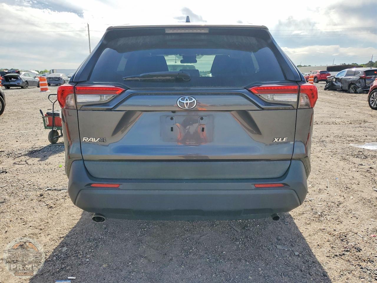 2020 TOYOTA RAV4 — фото 6