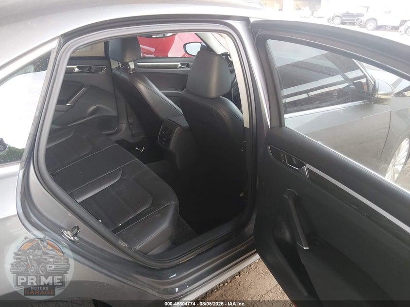 2017 VOLKSWAGEN PASSAT 1.8T SE — фото 8