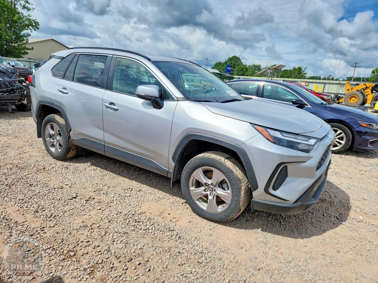 2025 TOYOTA RAV4 — фото 4
