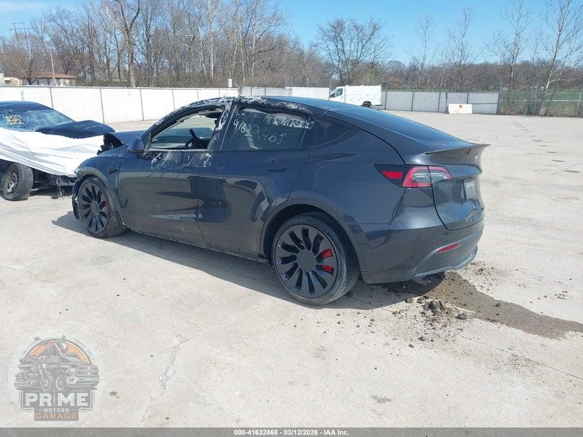 2024 TESLA MODEL Y PERFORMANCE DUAL MOTOR ALL-WHEEL DRIVE — фото 3
