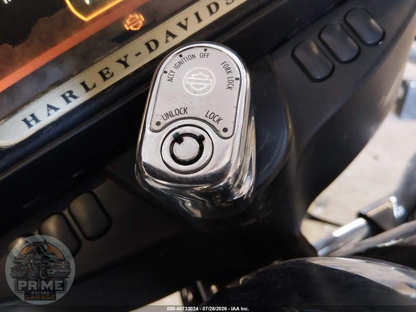 2016 HARLEY-DAVIDSON FLHTCU (ULTRA CLASSIC ELECTRA GLIDE) ULTRA CLASSIC ELECTRA GLD — фото 11