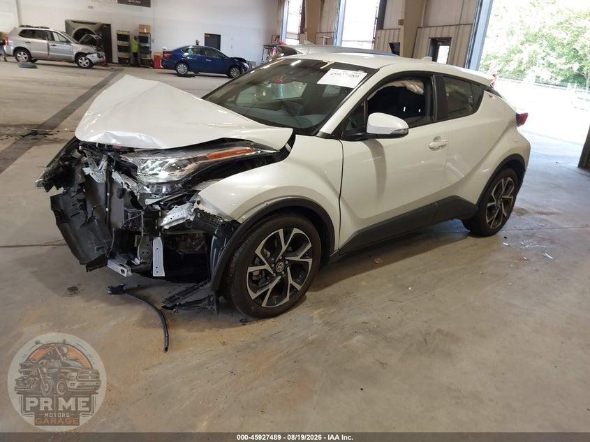 2020 TOYOTA C-HR XLE — фото 2
