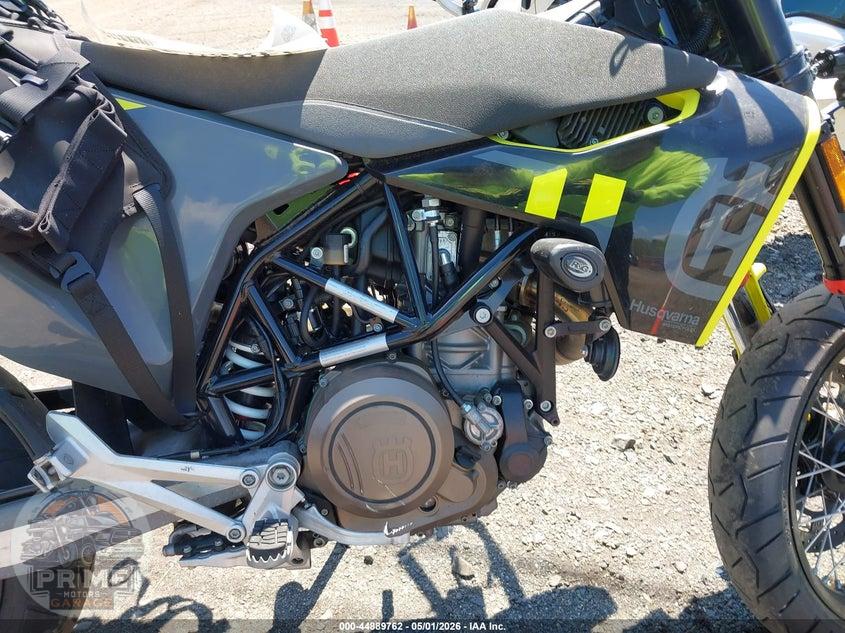 2023 HUSQVARNA SUPERMOTO 701 — фото 8