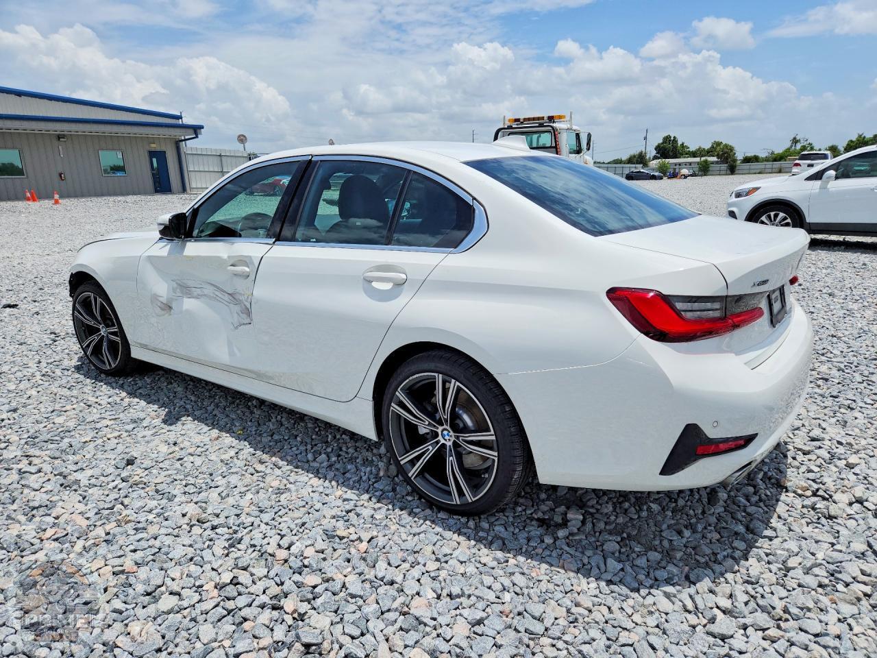 2021 BMW 3 SERIES — фото 2