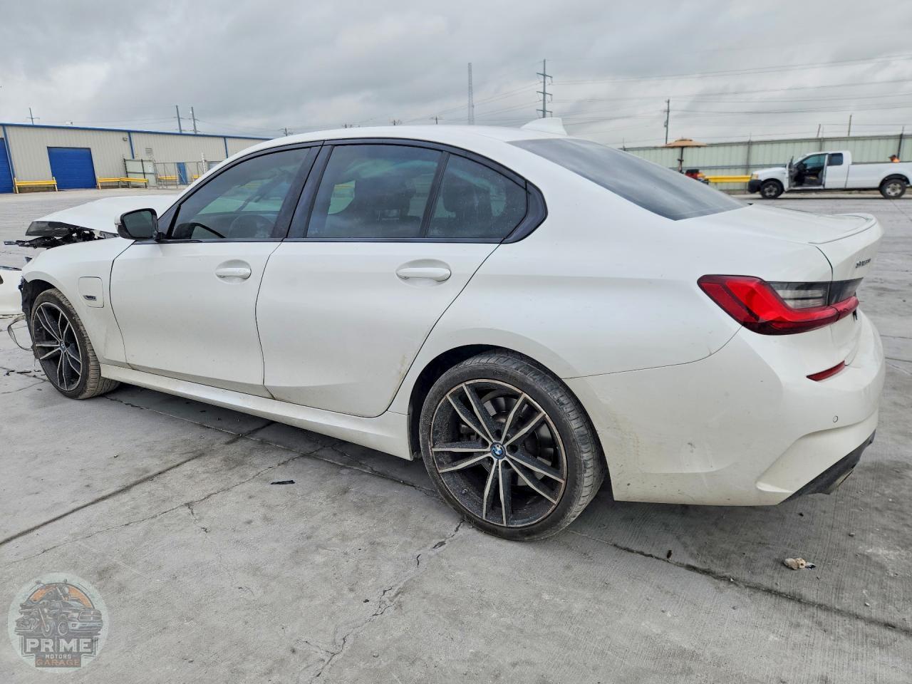 2022 BMW 3 SERIES — фото 2