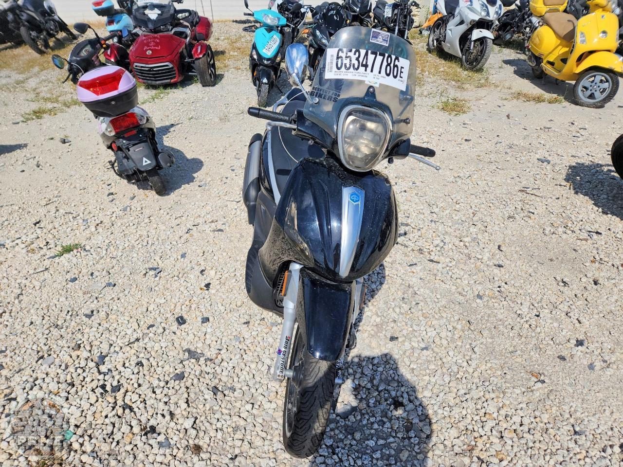 2016 PIAGGIO BV — фото 2