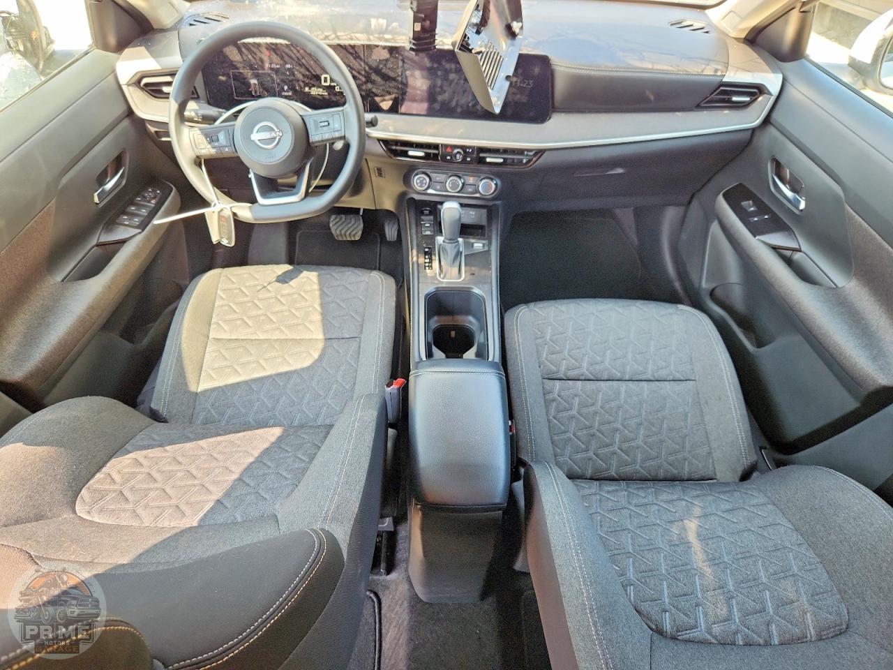 2025 NISSAN KICKS — фото 8