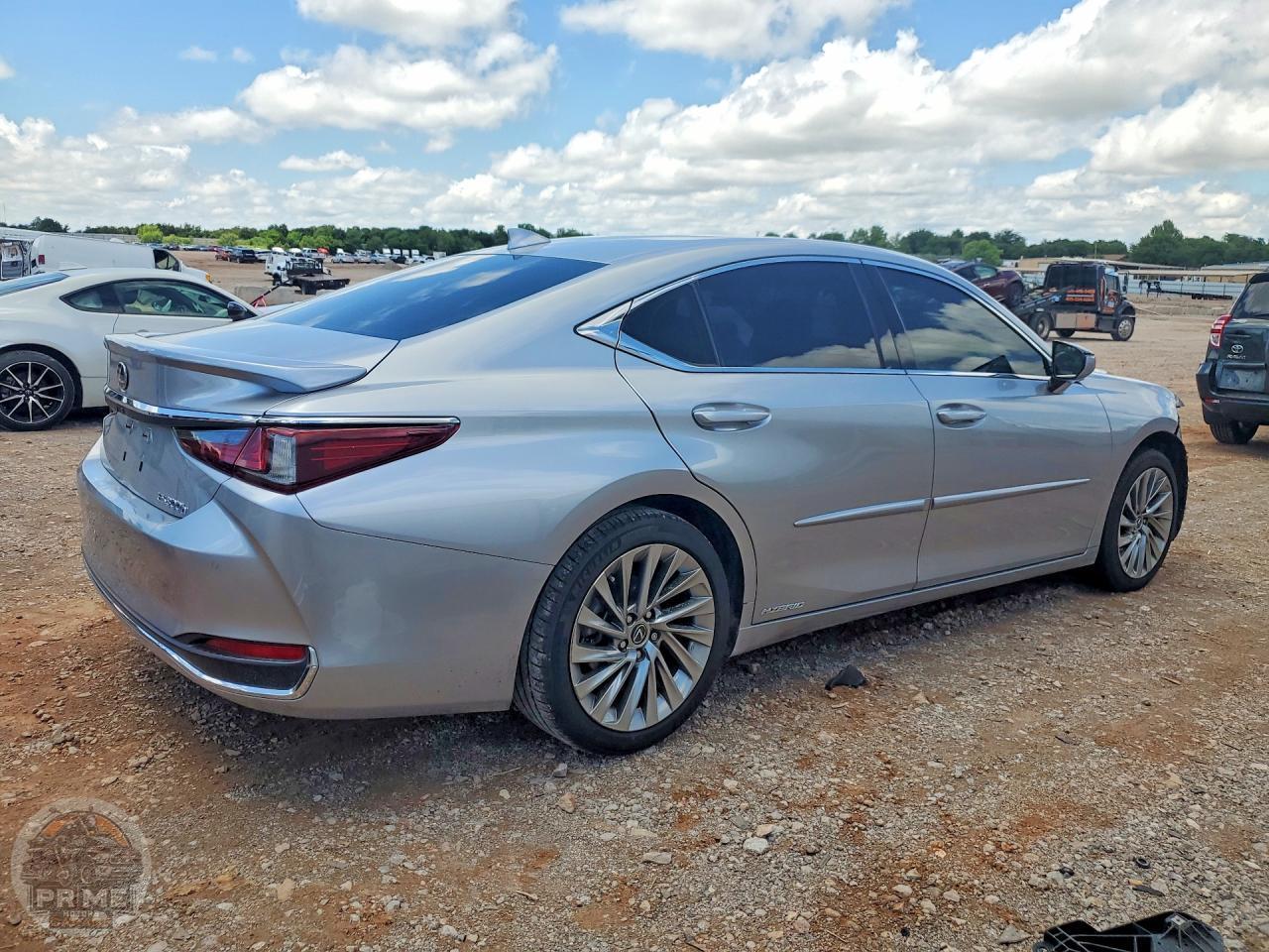 2022 LEXUS ES — фото 3