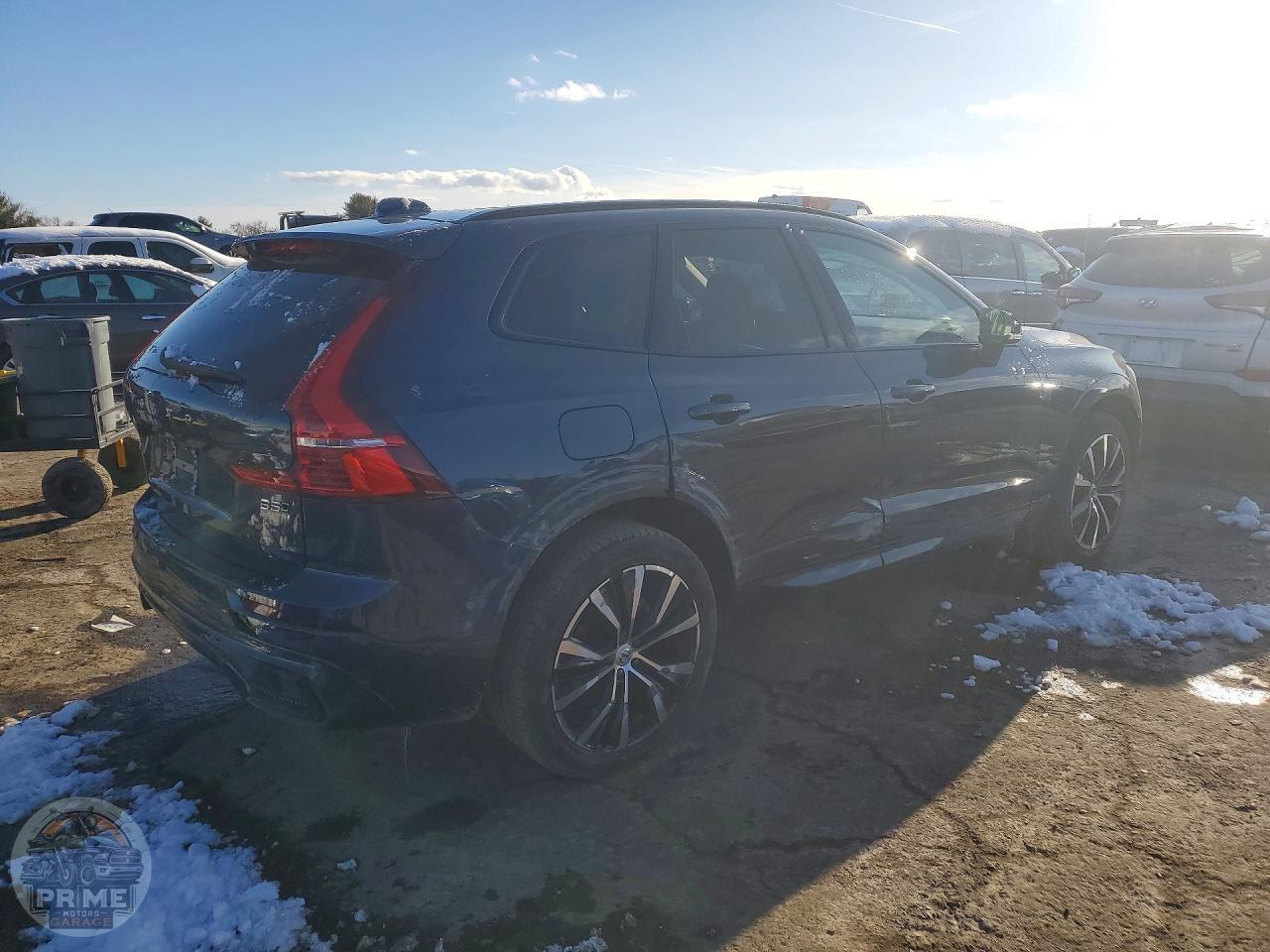 2025 VOLVO XC60 — фото 2