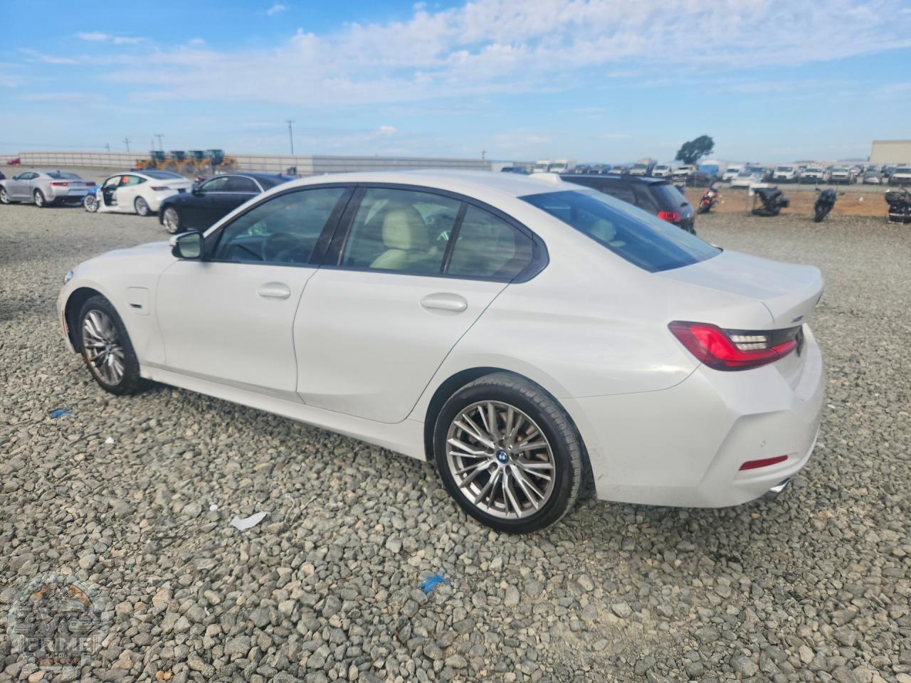 2023 BMW 3 SERIES — фото 2
