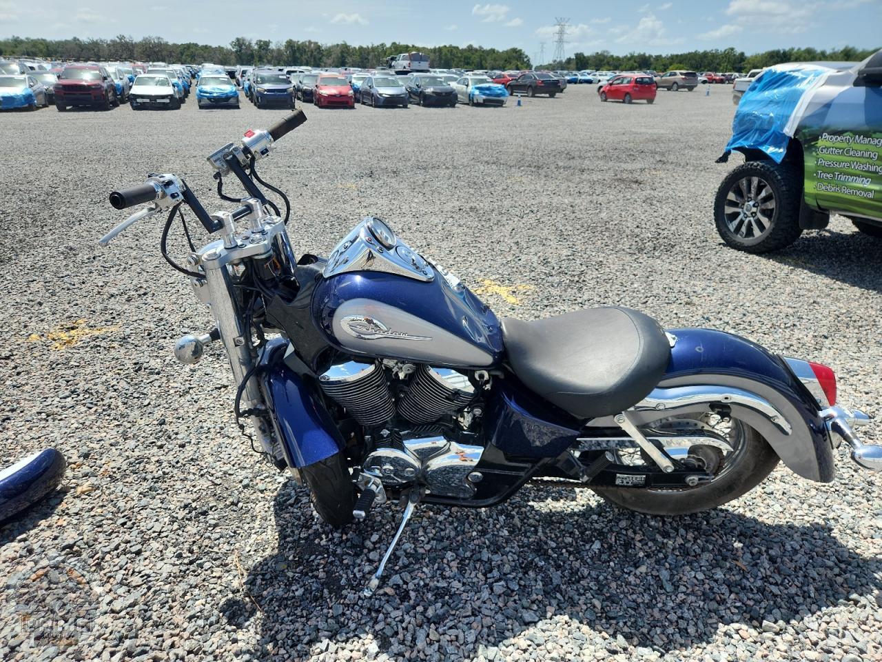 2001 HONDA VT750 — фото 3