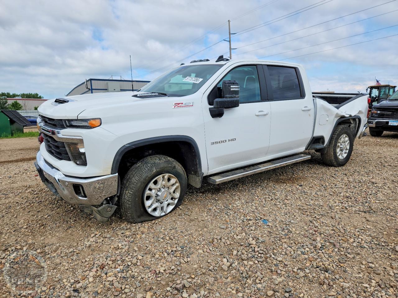 2025 CHEVROLET SILVERADO — фото 1