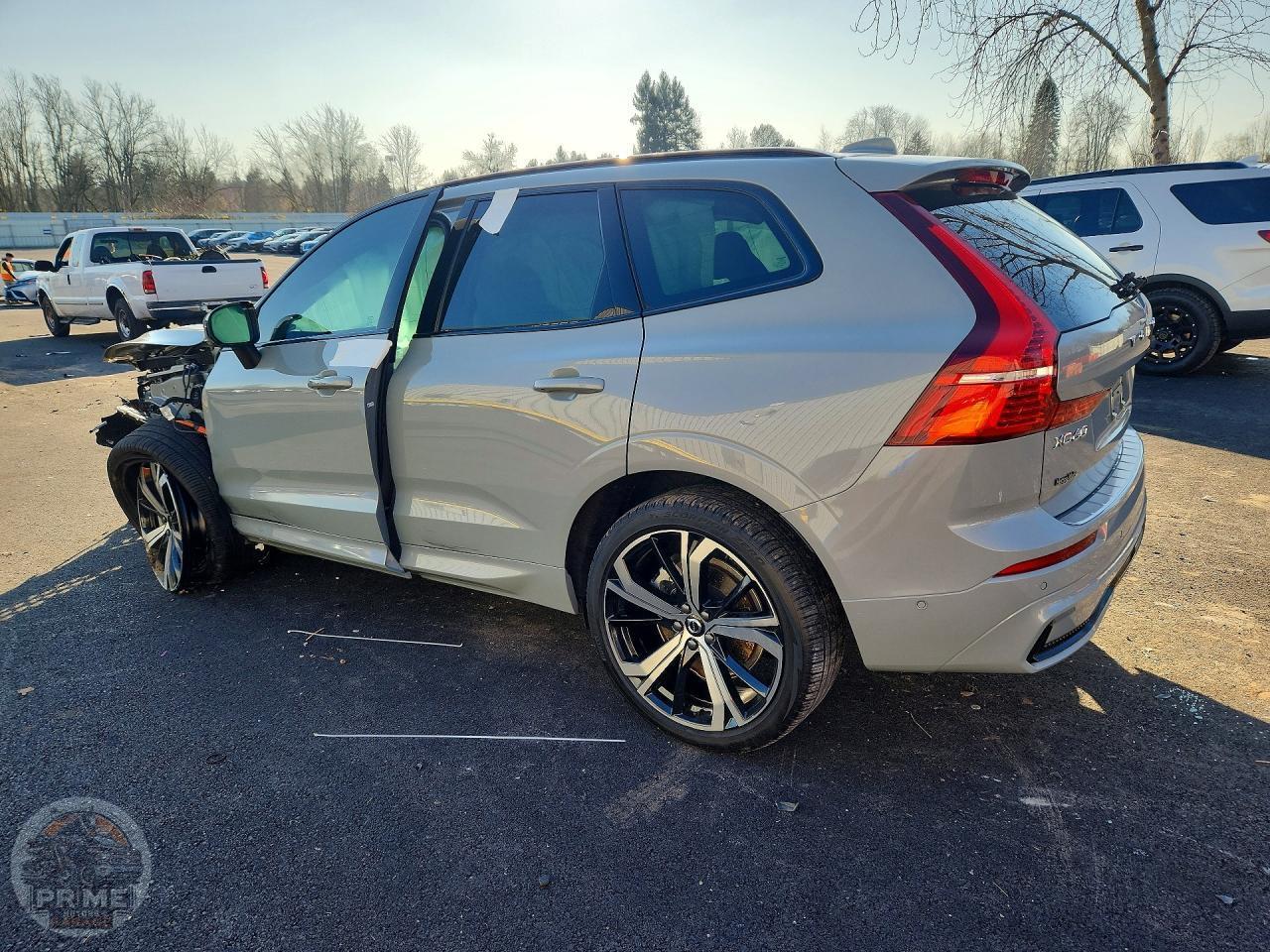 2025 VOLVO XC60 — фото 4