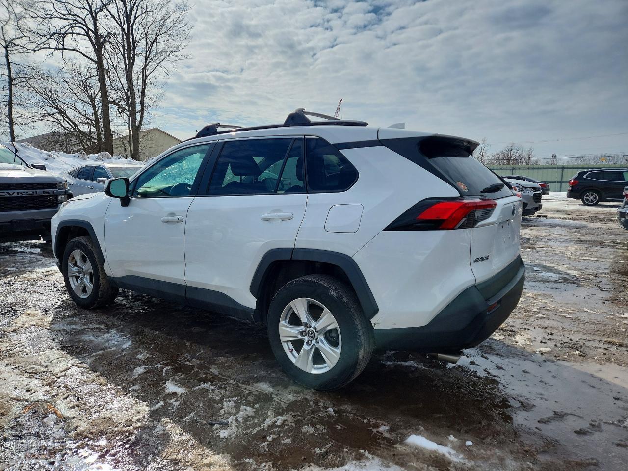 2020 TOYOTA RAV4 — фото 2