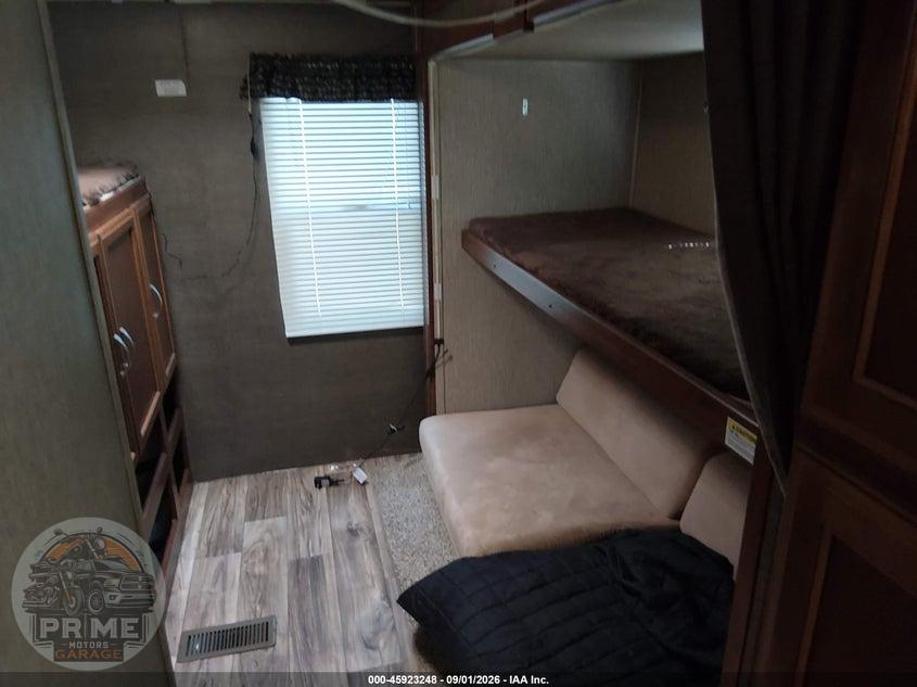 2017 KEYSTONE RV PASSPORT GRAND TOURING 3350BH TRAVEL TRAILER — фото 12