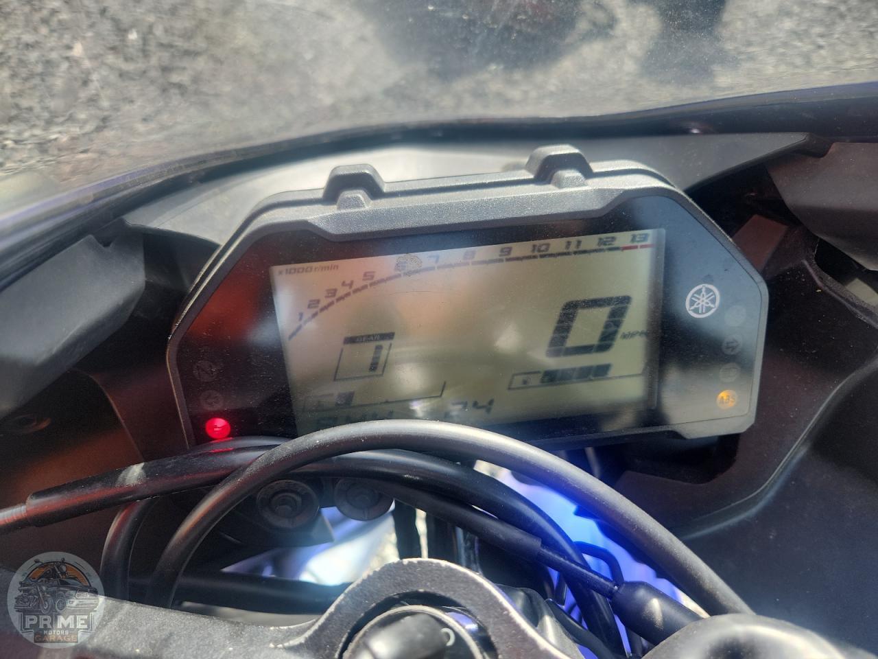 2024 YAMAHA YZFR3 — фото 7