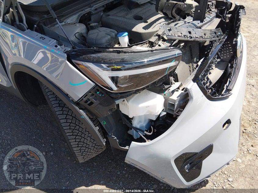 2024 VOLVO XC40 B5 PLUS DARK THEME — фото 12