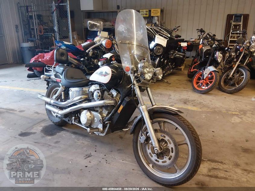 1995 HONDA VT1100 C — фото 1