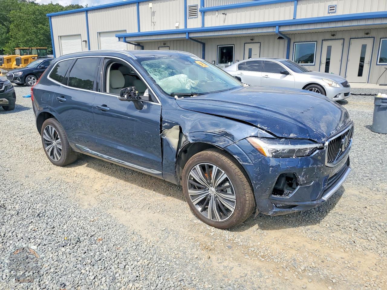 2022 VOLVO XC60 — фото 4