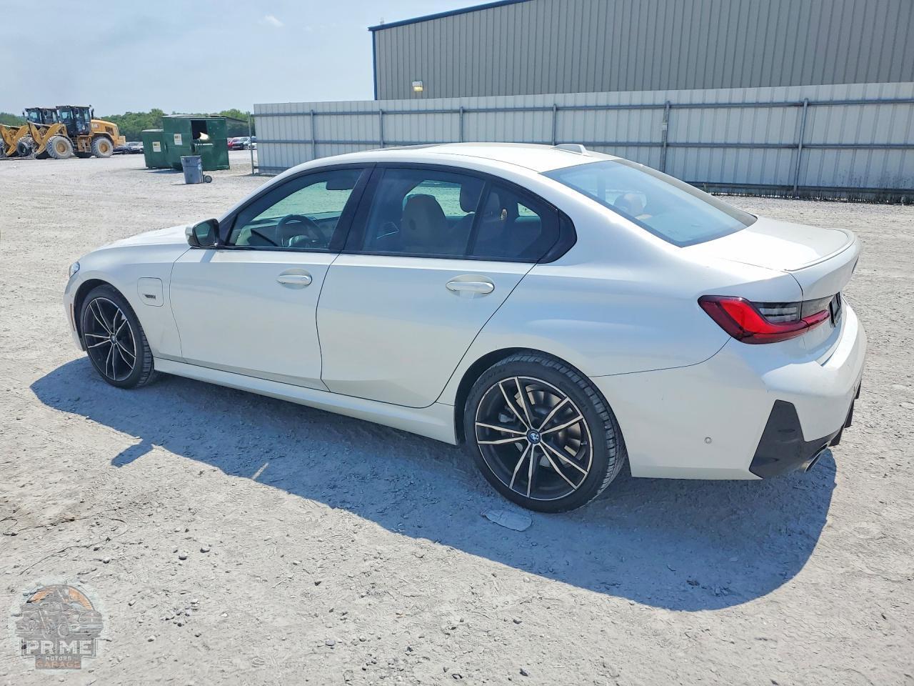2023 BMW 3 SERIES — фото 2