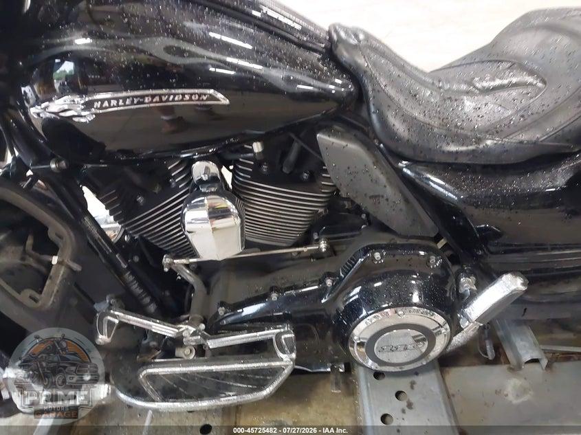 2015 HARLEY-DAVIDSON FLHXSE CVO STREET GLIDE — фото 9