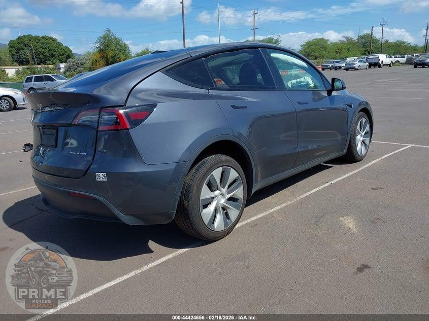 2022 TESLA MODEL Y LONG RANGE DUAL MOTOR ALL-WHEEL DRIVE — фото 4