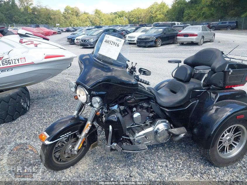 2012 HARLEY-DAVIDSON FLHTCUTG (TRI GLIDE ULTRA CLASSIC) TRI GLIDE ULTRA CLASSIC — фото 2