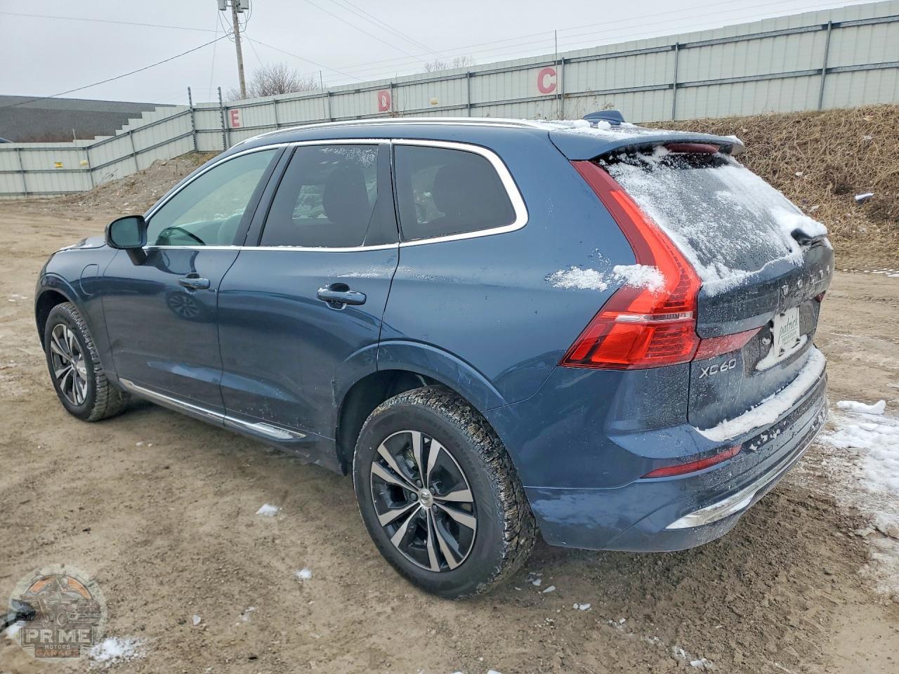 2023 VOLVO XC60 — фото 2