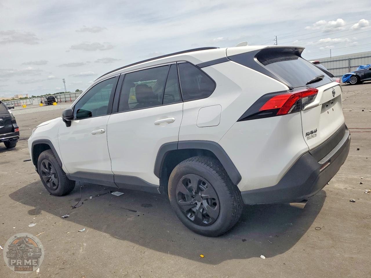 2020 TOYOTA RAV4 — фото 2