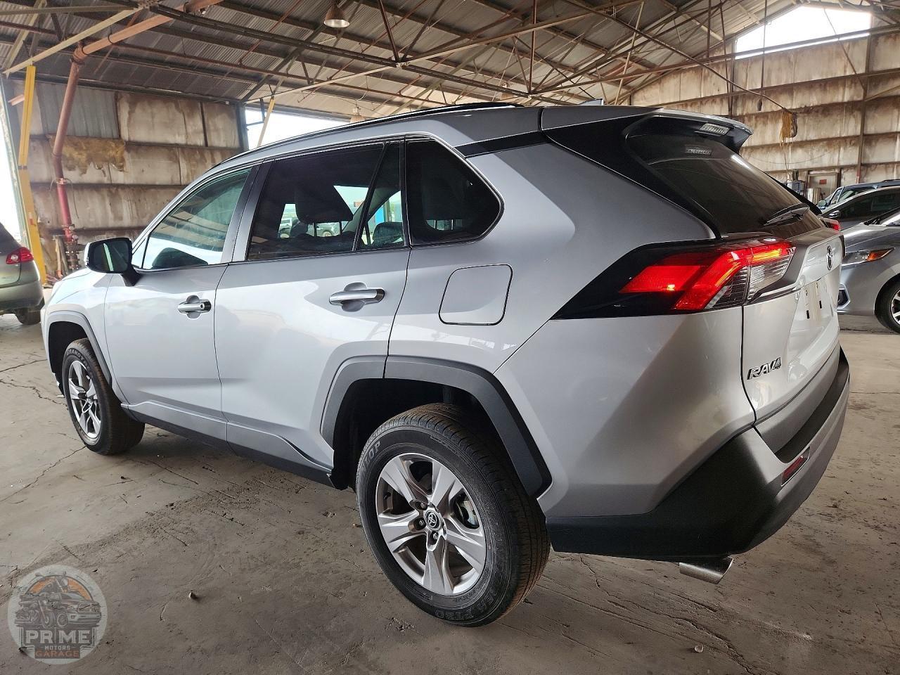2025 TOYOTA RAV4 — фото 3