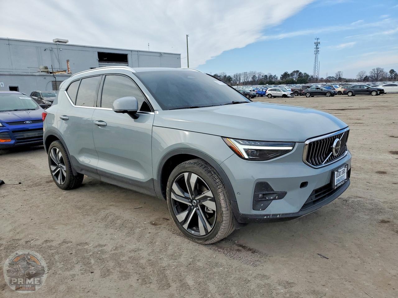2024 VOLVO XC40 — фото 4
