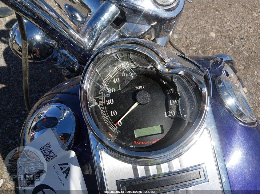 2012 HARLEY-DAVIDSON FLHRC (ROAD KING CLASSIC) ROAD KING CLASSIC — фото 7