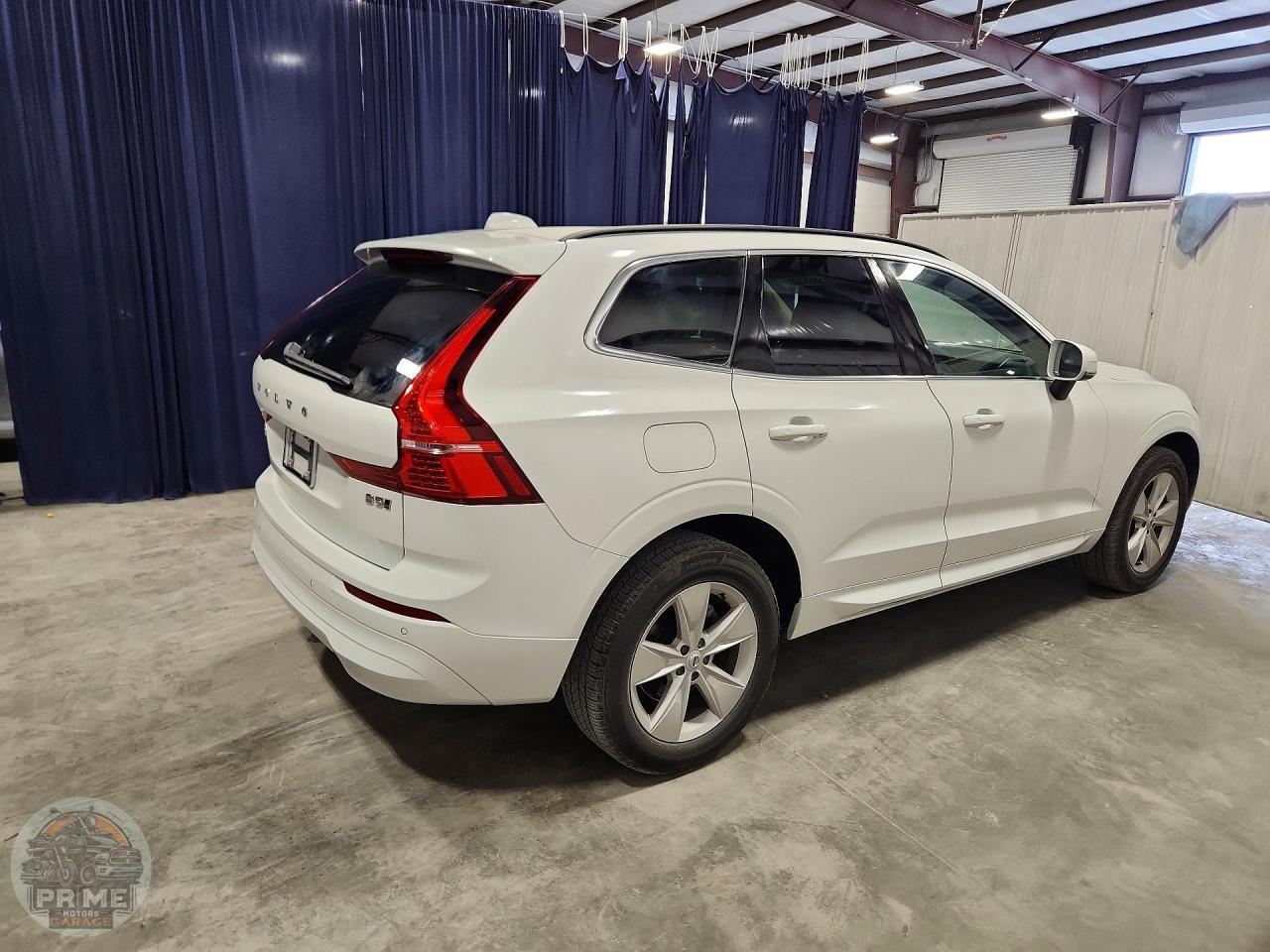 2022 VOLVO XC60 — фото 3