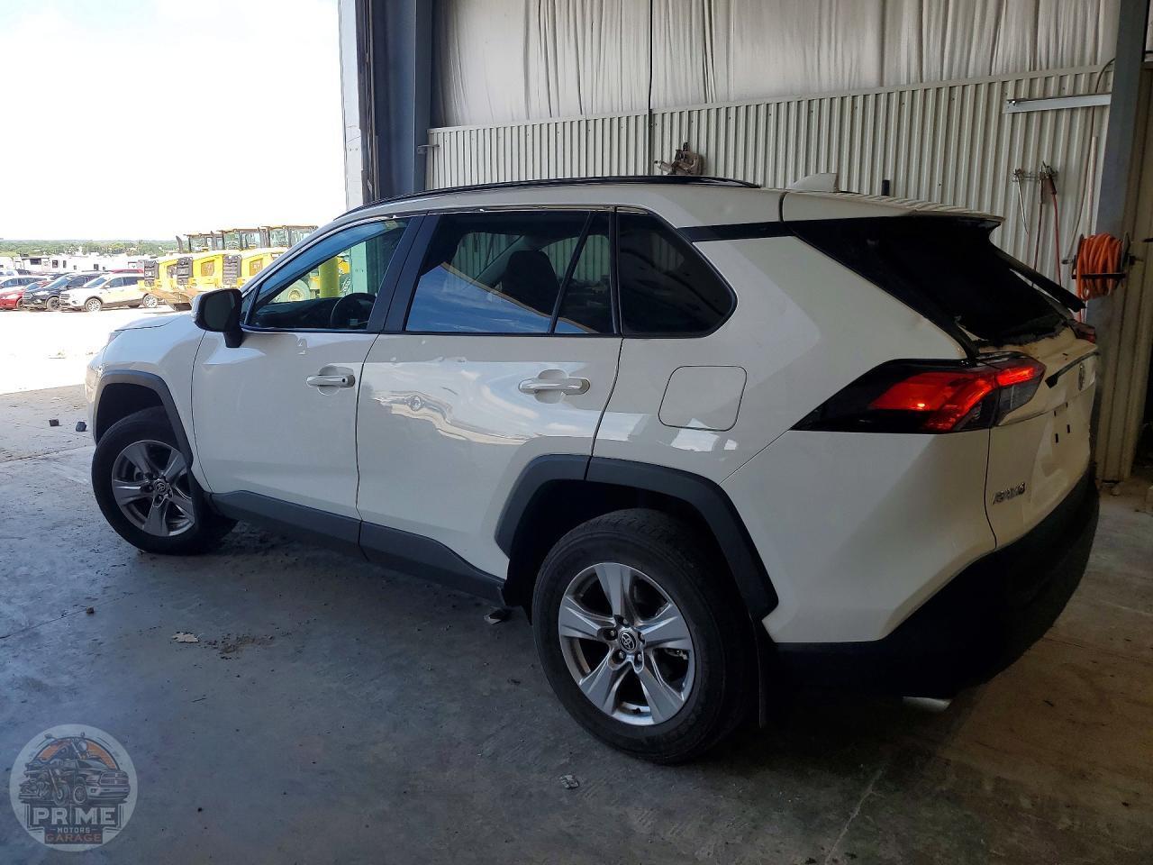 2023 TOYOTA RAV4 — фото 2