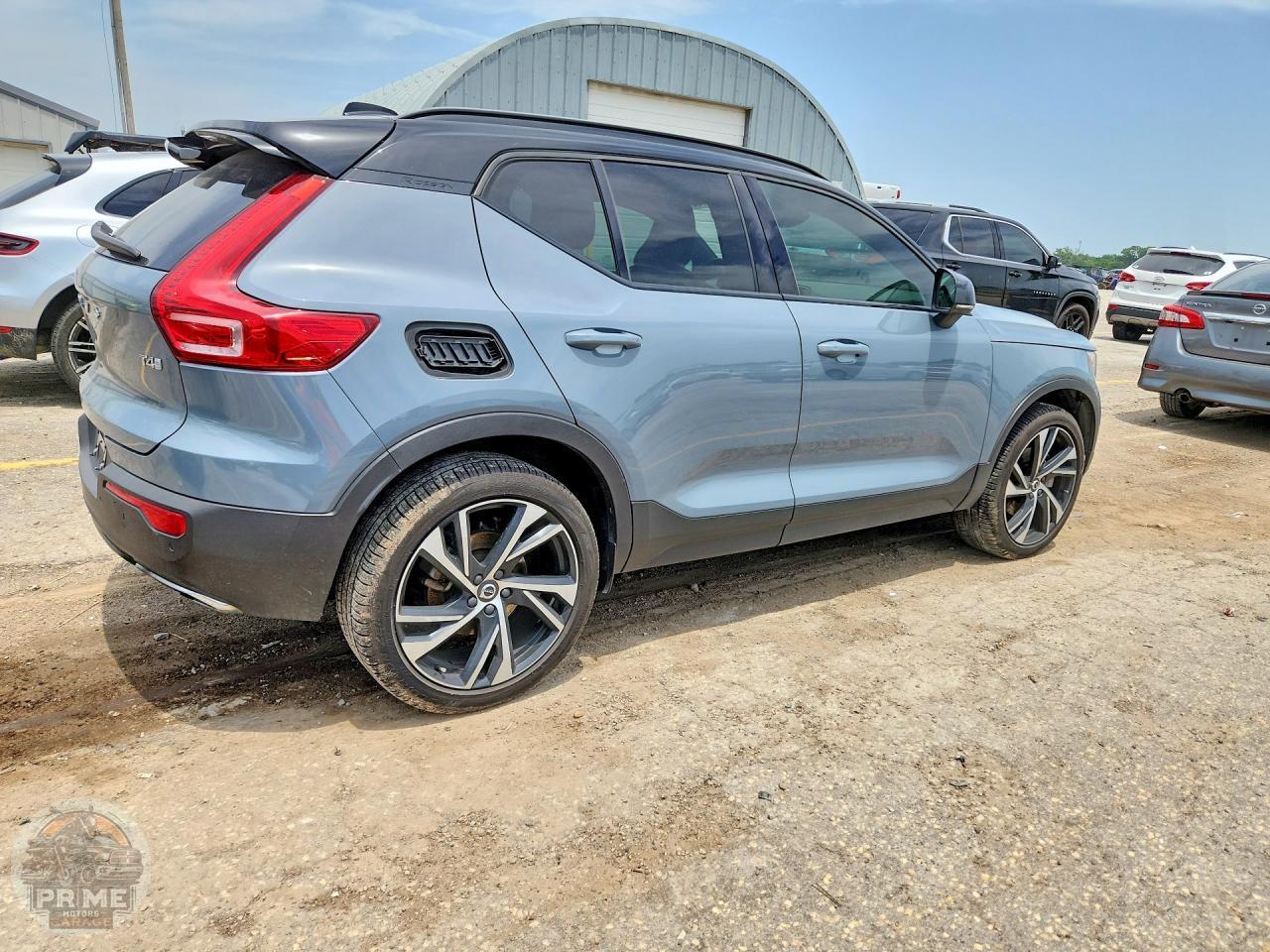 2020 VOLVO XC40 — фото 3