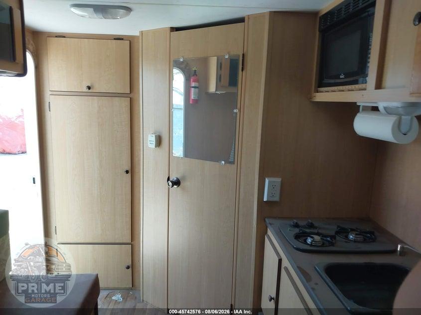 2012 SPREE ESCAPE 15' BUMPER PULL TRAVEL TRAILER — фото 8