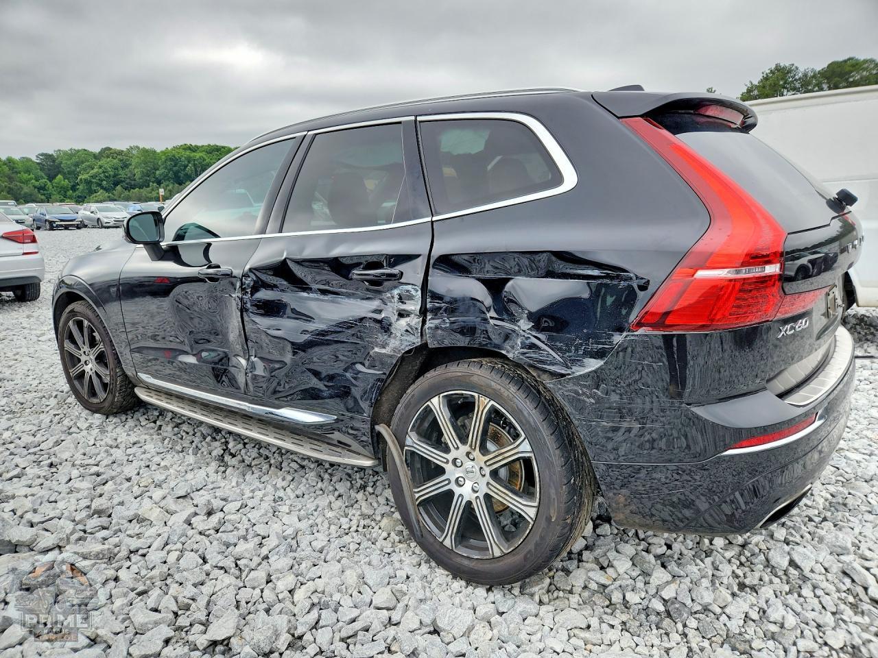 2021 VOLVO XC60 — фото 2