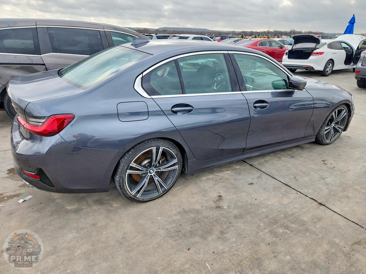 2021 BMW 3 SERIES — фото 3