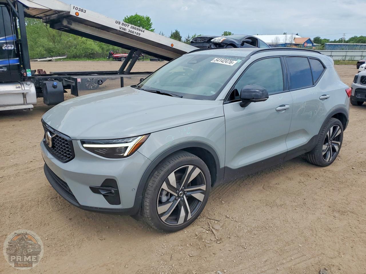 2024 VOLVO XC40 — фото 1