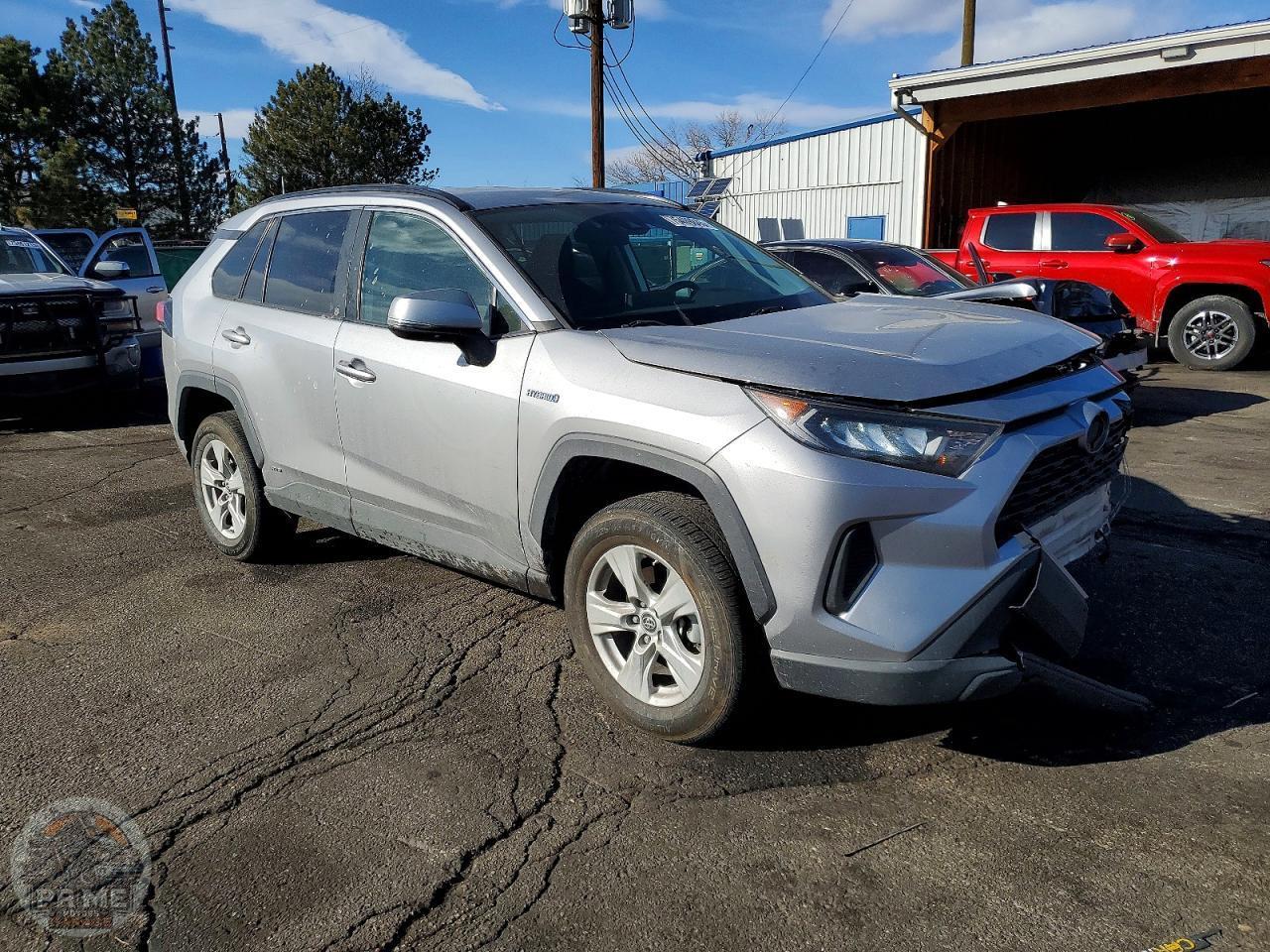 2020 TOYOTA RAV4 — фото 4