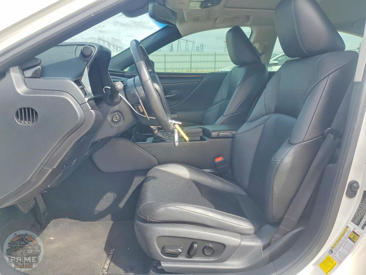 2020 LEXUS ES — фото 7