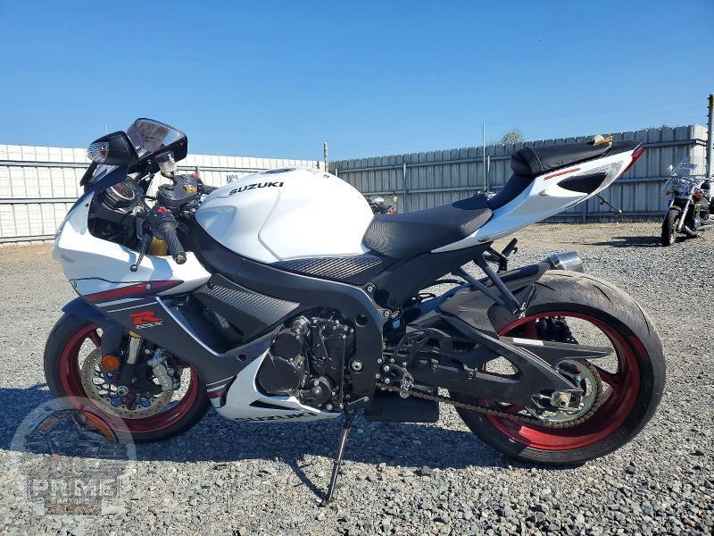 2025 SUZUKI GSX R750 — фото 3