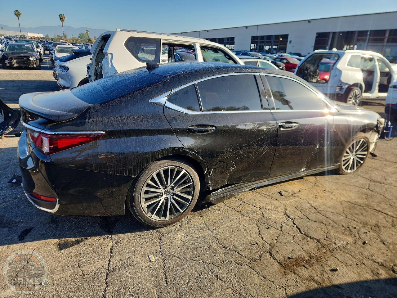 2025 LEXUS ES — фото 3