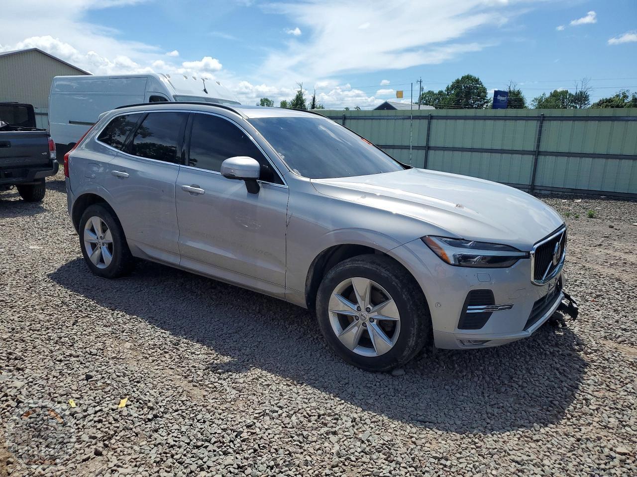 2022 VOLVO XC60 — фото 4
