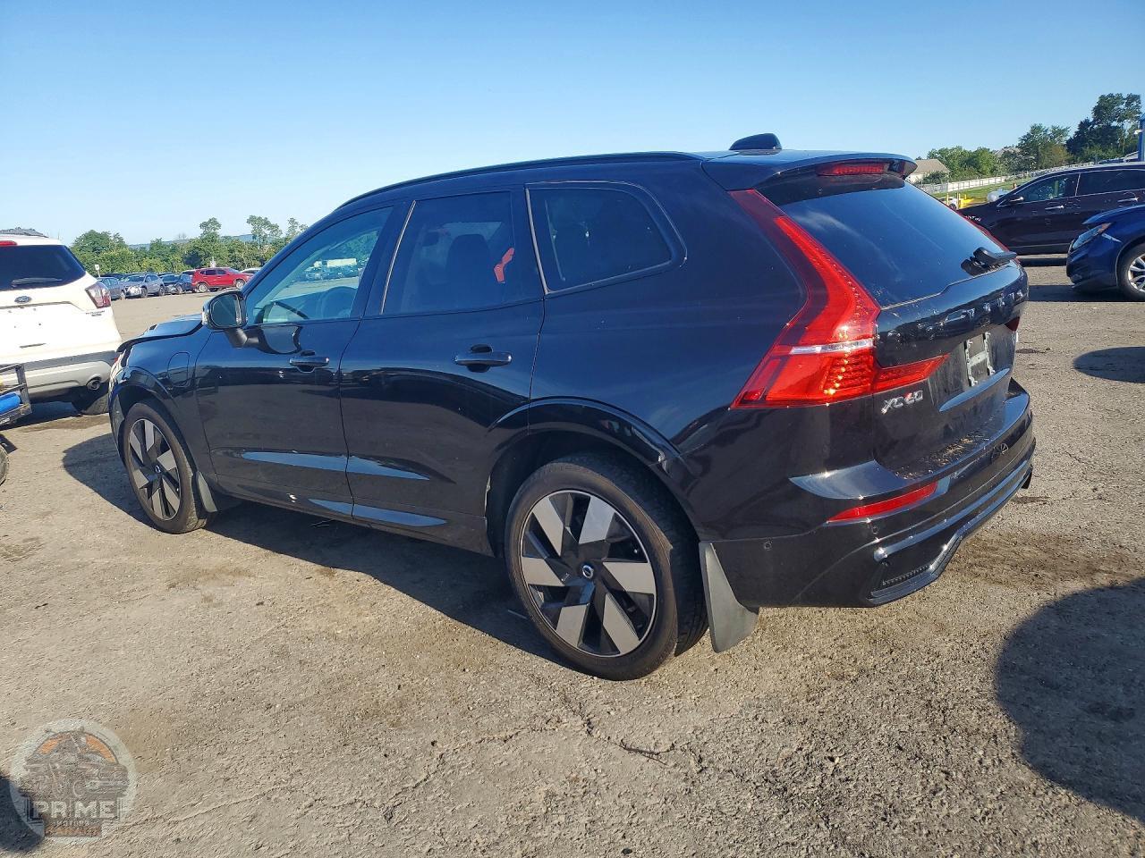 2024 VOLVO XC60 — фото 2
