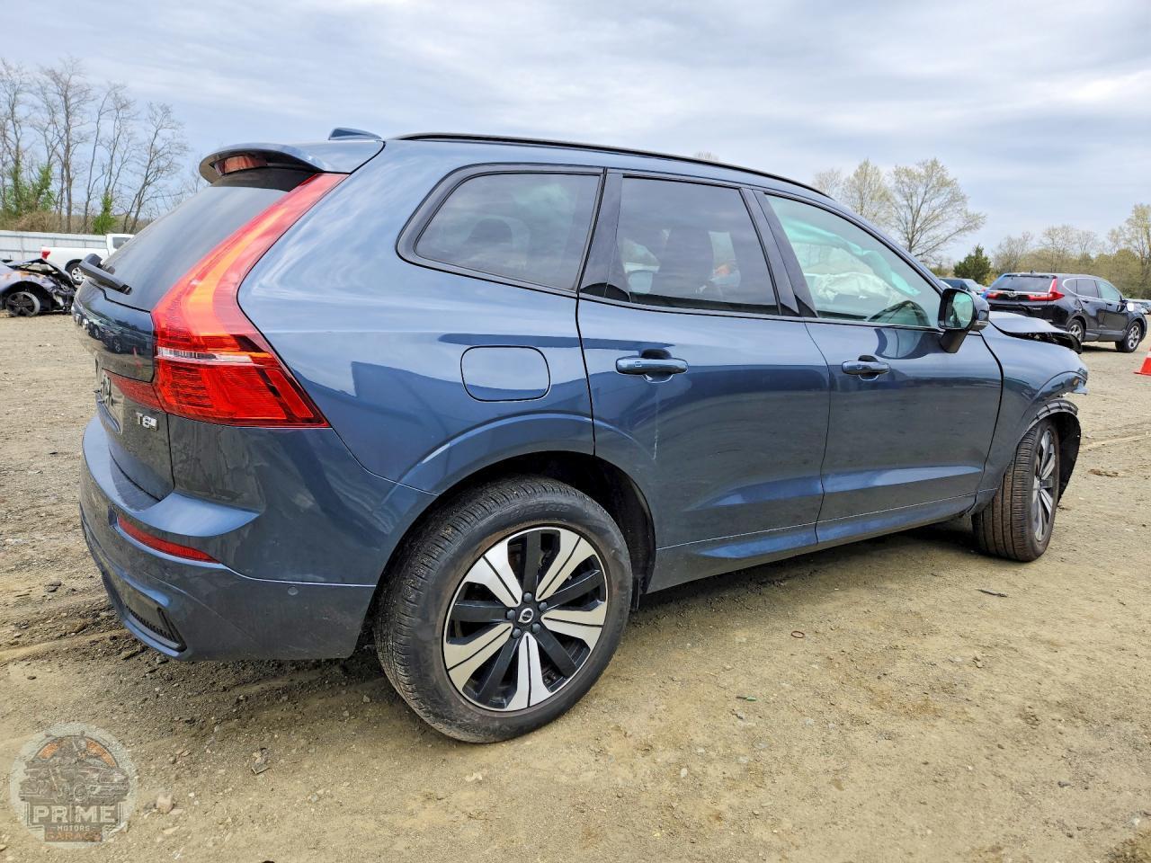 2025 VOLVO XC60 — фото 3