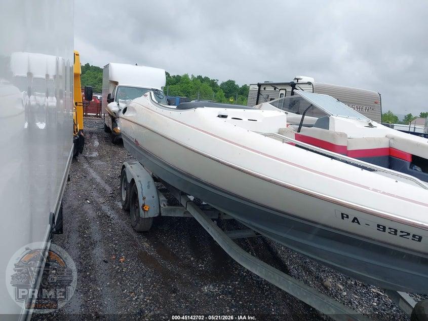 1990 BAYLINER CAPRI 2250 BOAT AND TRAILER — фото 6